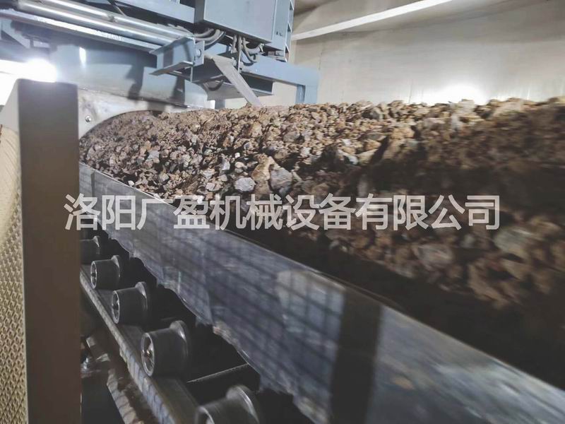 石灰石料倉（庫）防堵穩(wěn)料裝置運(yùn)行現(xiàn)場(chǎng)